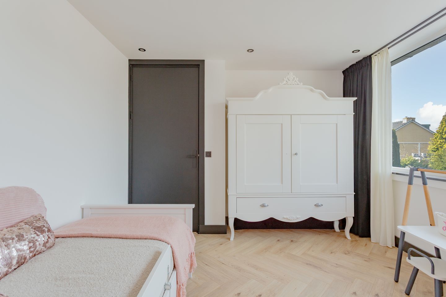 Photo 25 of Van der Waalsstraat 2