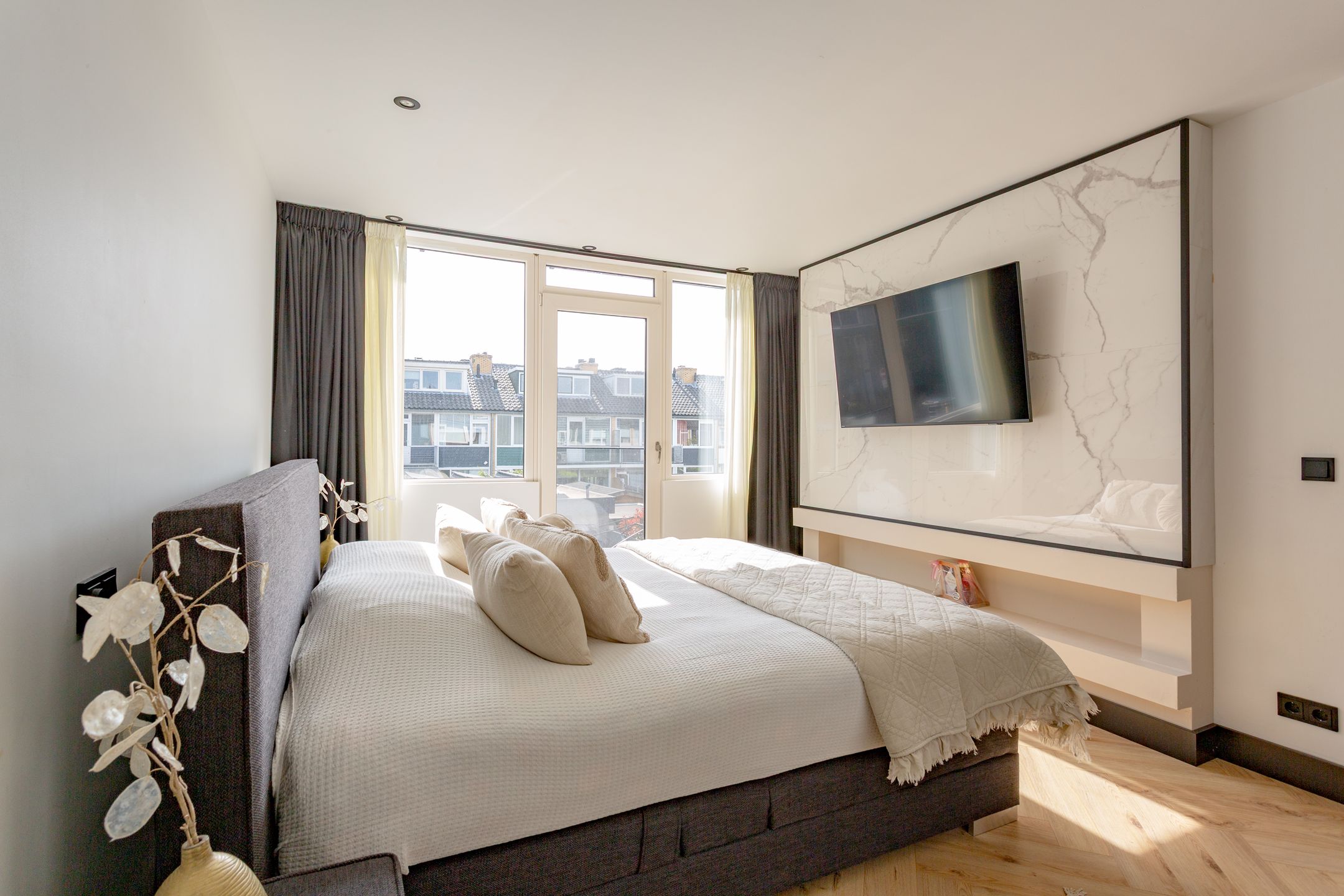 Photo 21 of Van der Waalsstraat 2