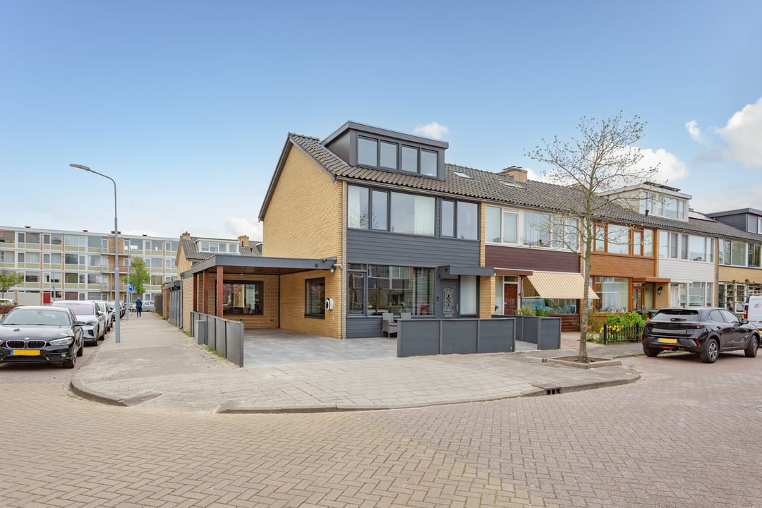 Photo 46 of Van der Waalsstraat 2