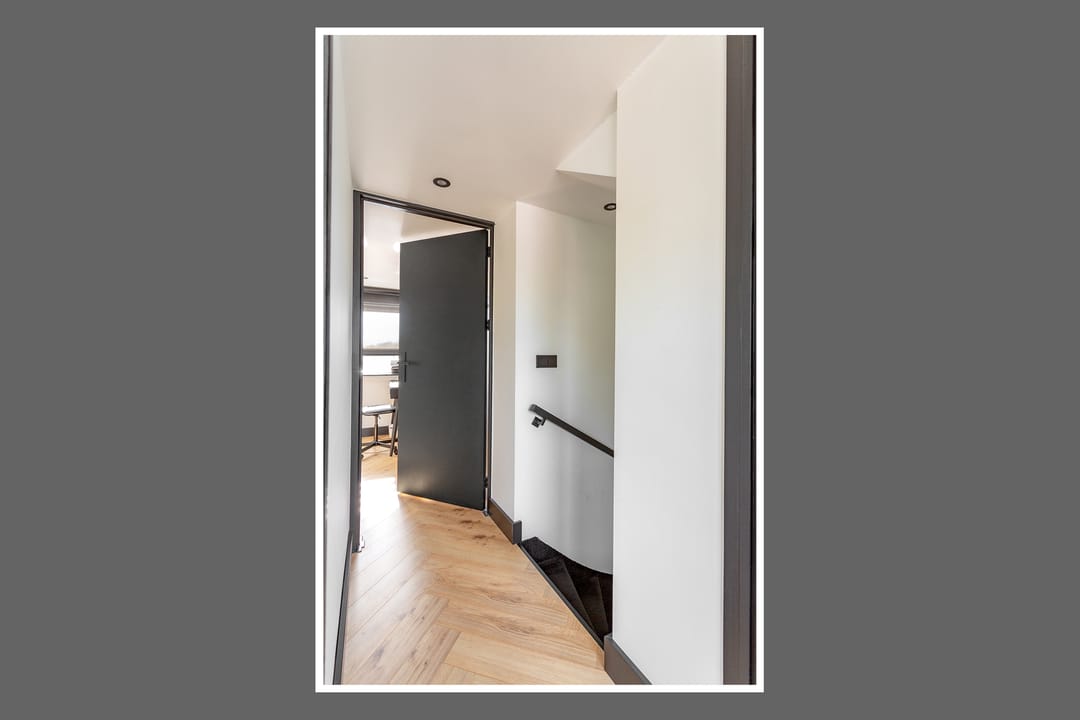 Photo 31 of Van der Waalsstraat 2