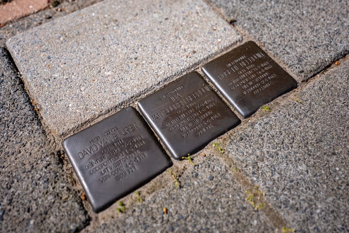 Twee-onder-één-kap te koop: Cornelis Houtmanstraat 6, Delfzijl