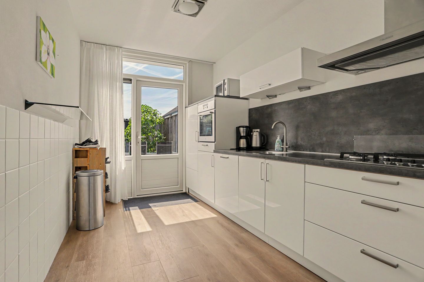 Photo 4 of Roerdompstraat 8