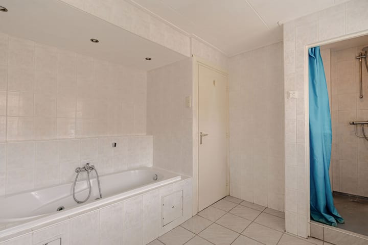 Tussenwoning te koop: Voornestraat 17, Amsterdam