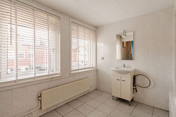 Tussenwoning te koop: Voornestraat 17, Amsterdam