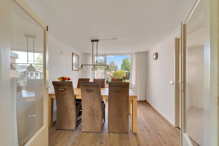 Tussenwoning te koop: Weidebuurt 28, Hardenberg