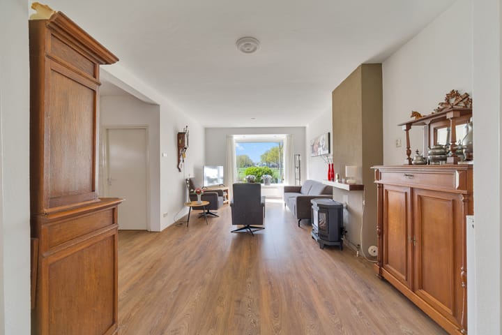Tussenwoning te koop: Weidebuurt 28, Hardenberg