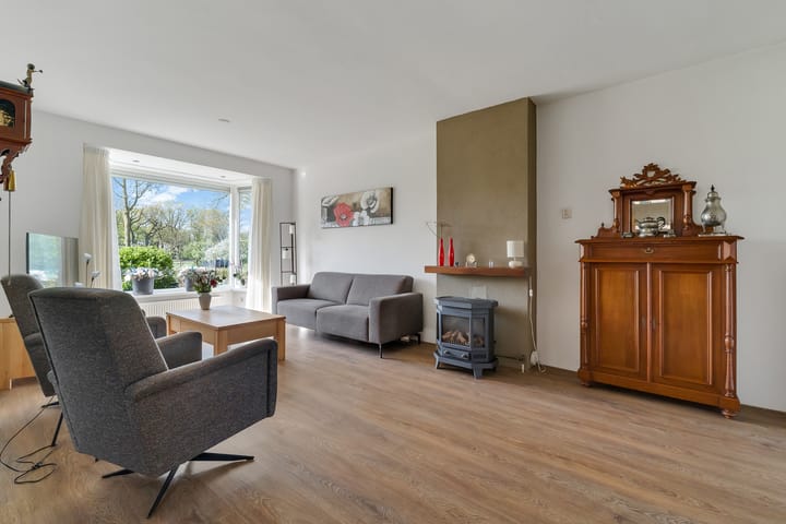 Tussenwoning te koop: Weidebuurt 28, Hardenberg