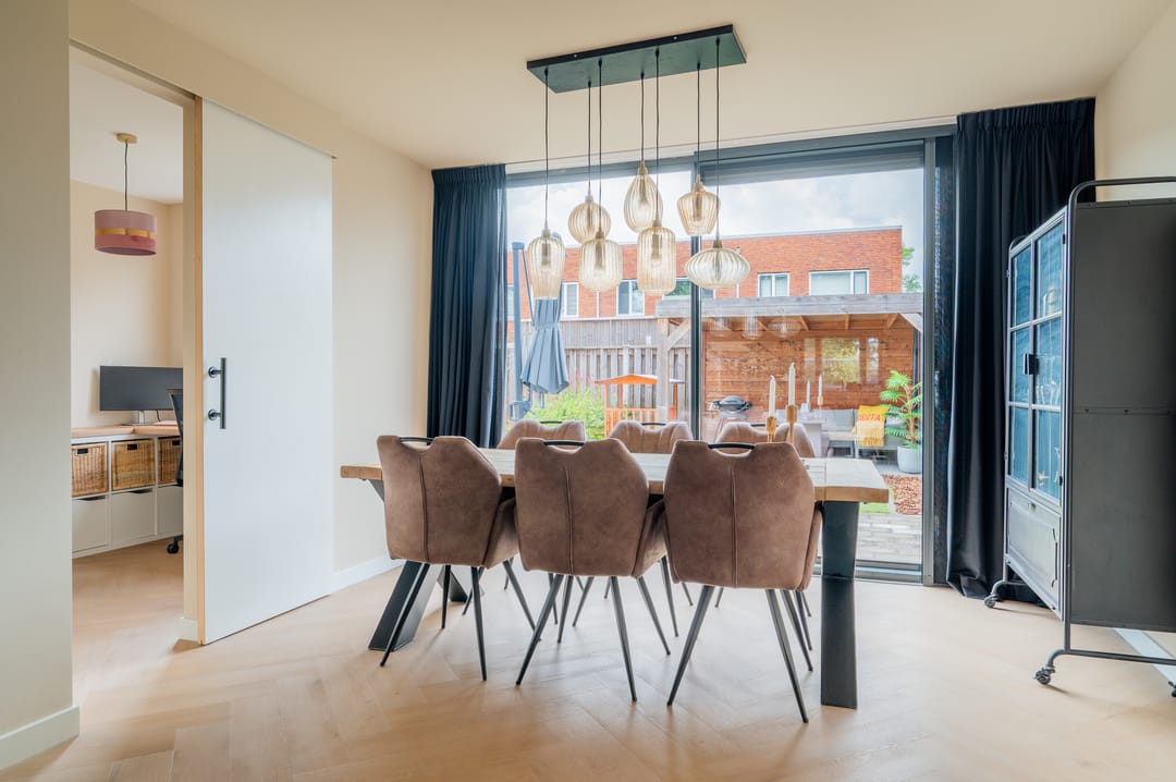 Photo 7 of Van der Waalsstraat 21