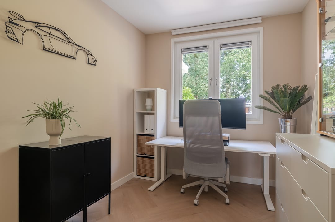 Photo 16 of Van der Waalsstraat 21
