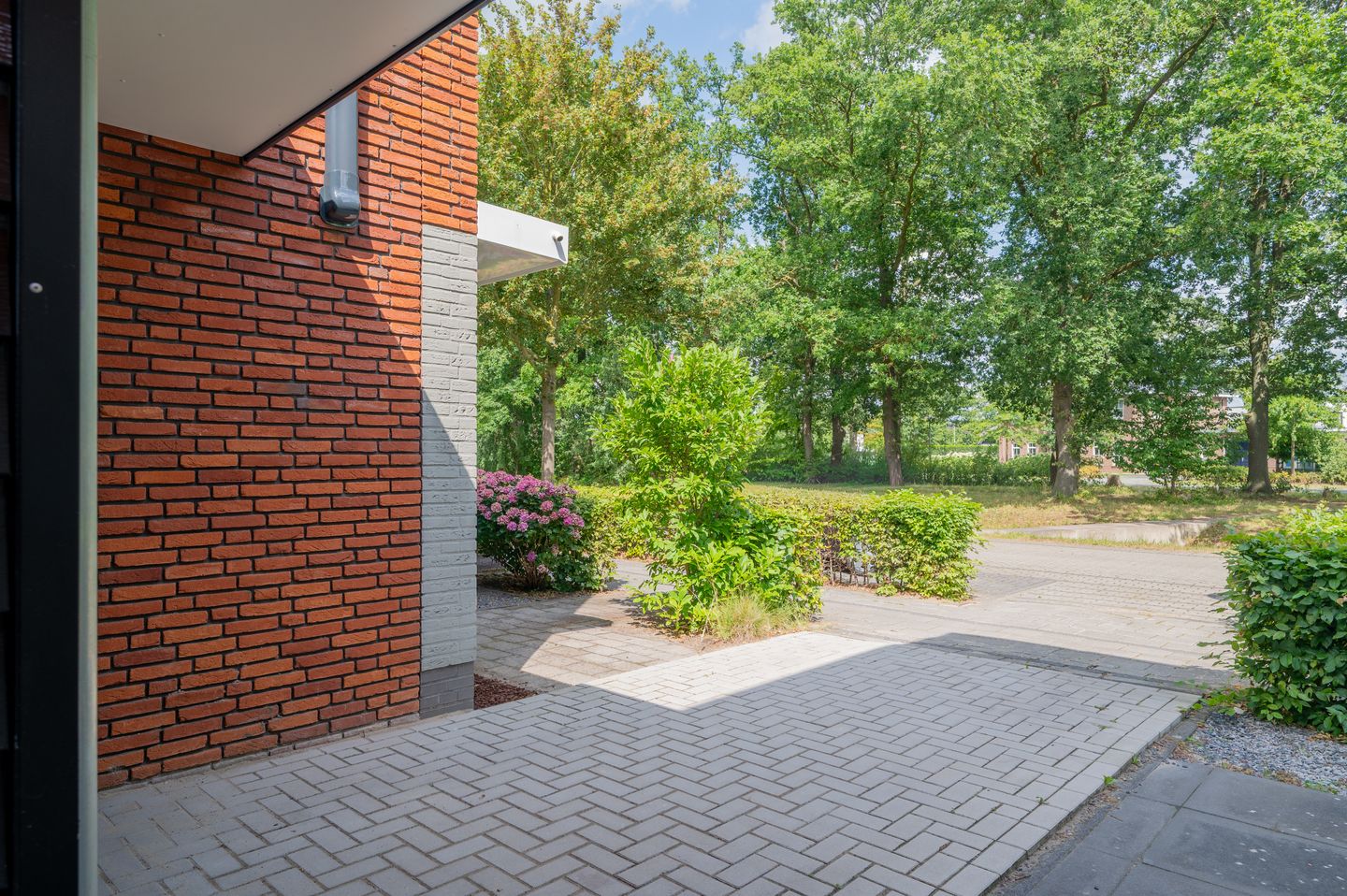 Photo 34 of Van der Waalsstraat 21