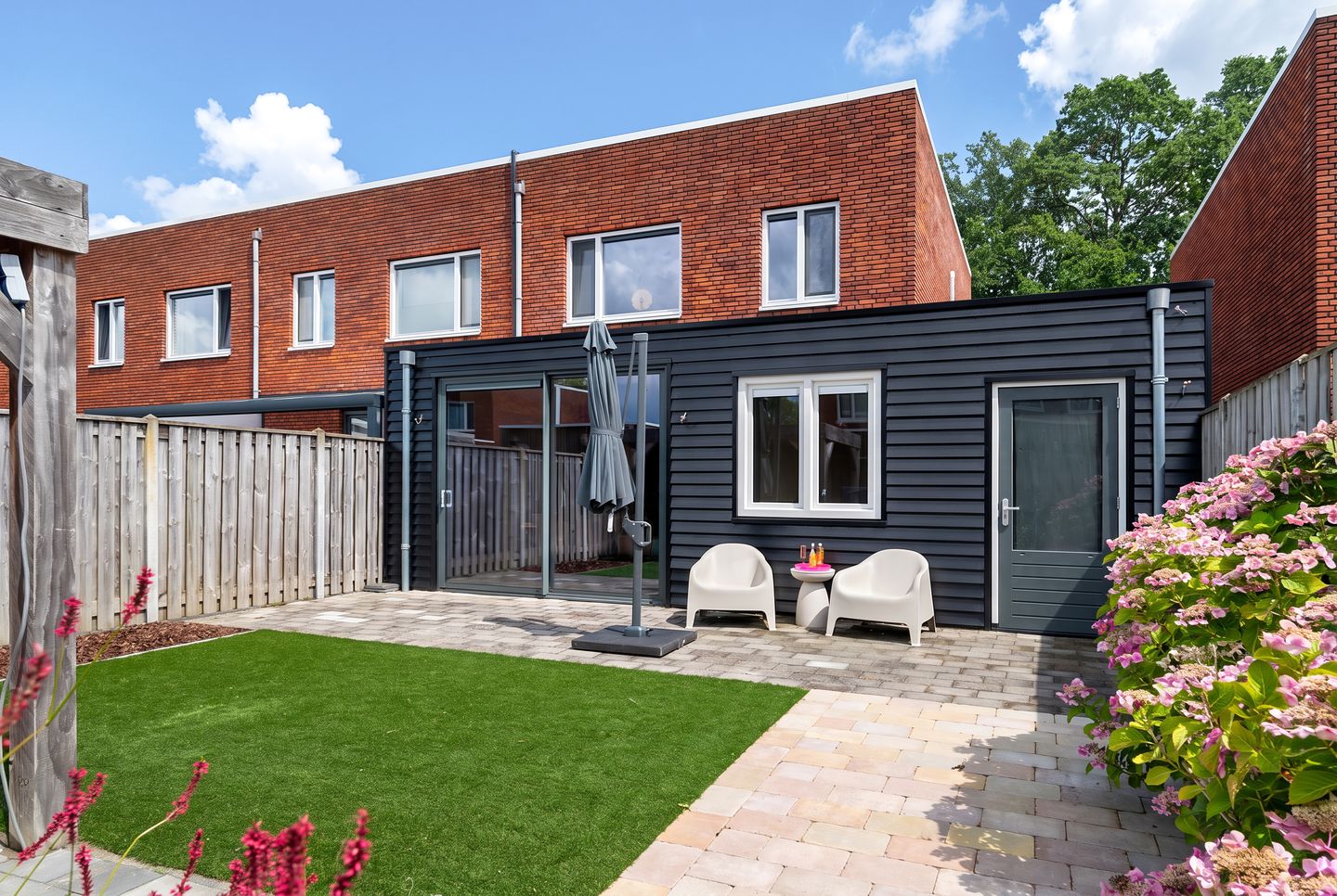 Photo 4 of Van der Waalsstraat 21