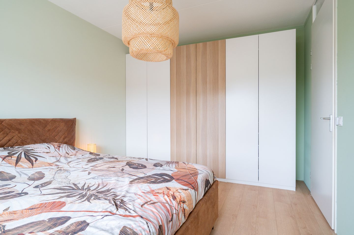 Photo 20 of Van der Waalsstraat 21