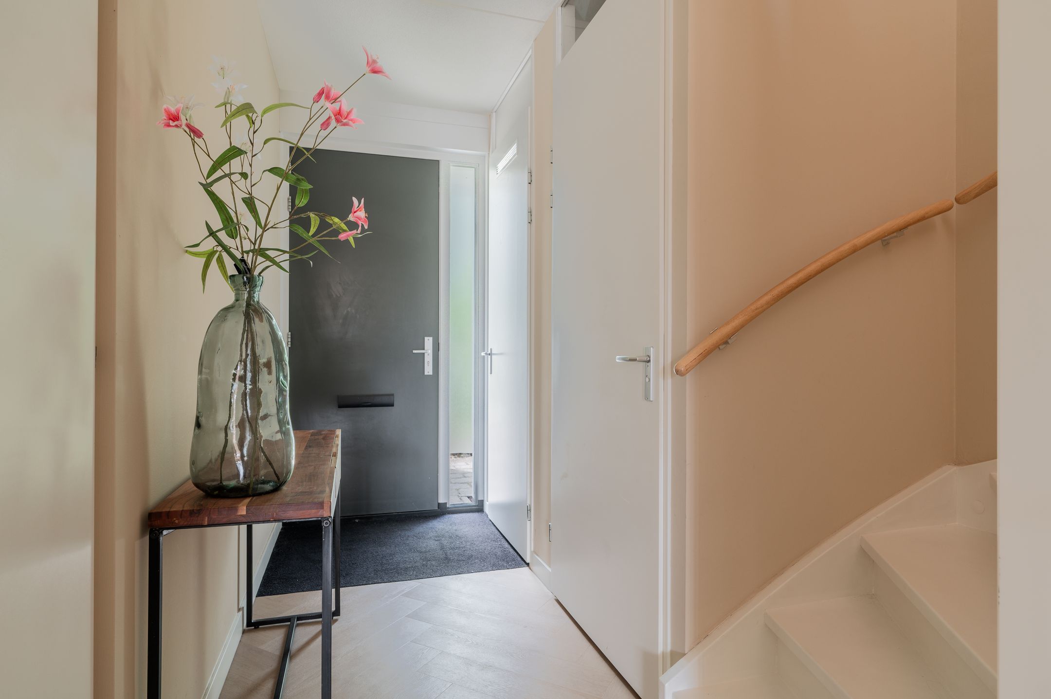 Photo 18 of Van der Waalsstraat 21