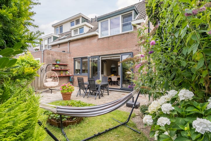Twee-onder-één-kap te koop: Rietschoot 187, Oostzaan