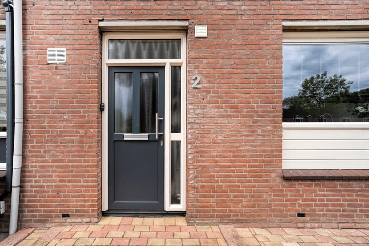 Tussenwoning te koop: Symfoniestraat 2, Enschede
