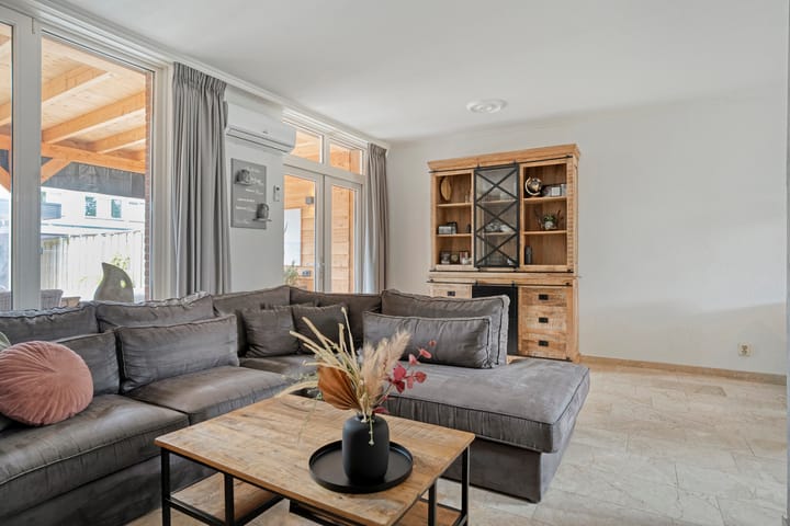 Tussenwoning te koop: Symfoniestraat 2, Enschede