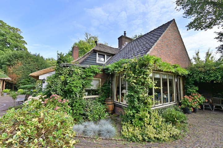 Vrijstaande woning te koop: Kostverloren 64A, Laren (Nh)