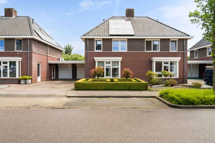 Tussenwoning te koop: Odahoevestraat 24, Weert