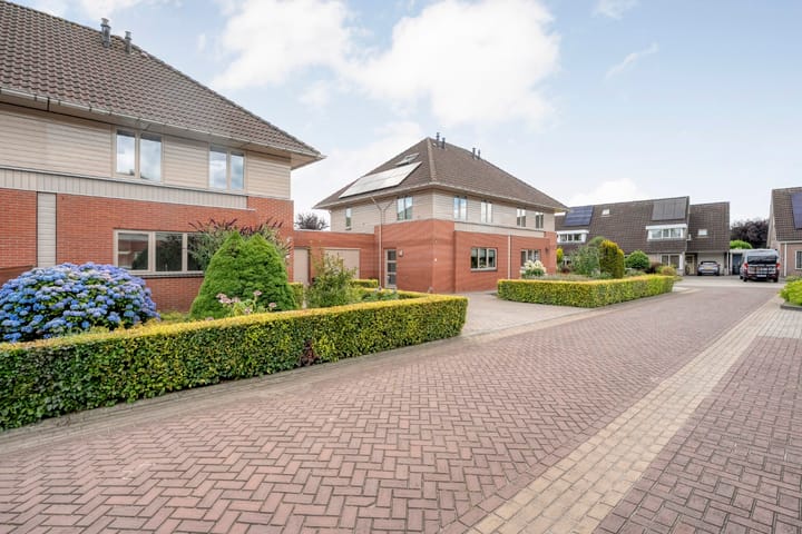 Tussenwoning te koop: Ferdinand Bolstraat 16, Ommen