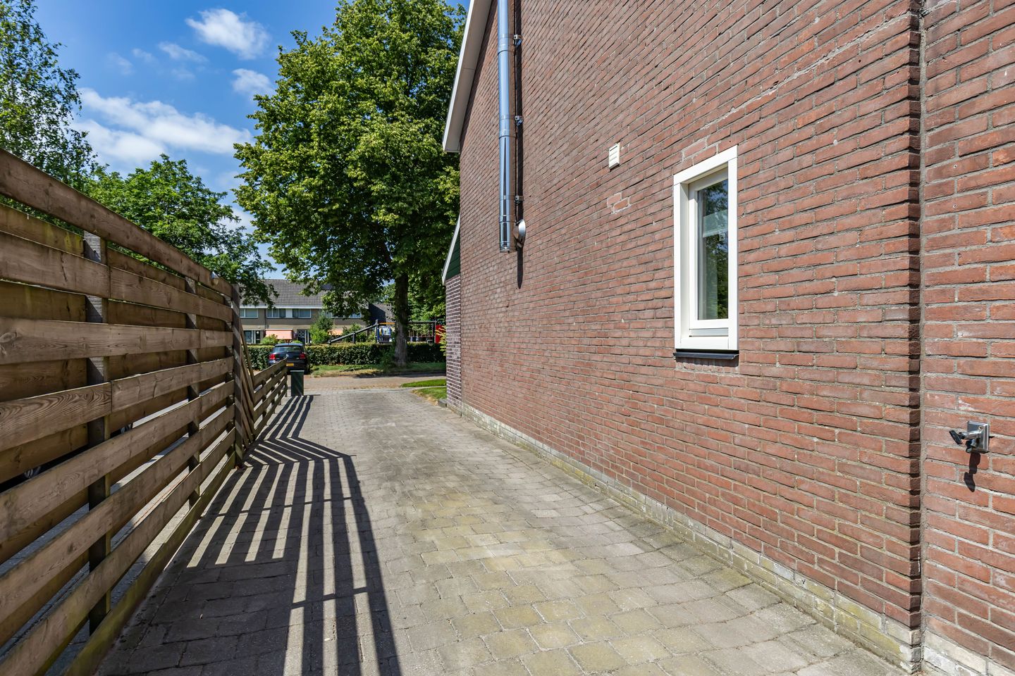 Foto 40 van José Vigevenoweg 11