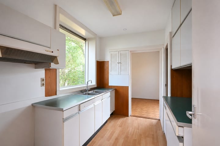Hoekwoning te koop: Zwaluwlaan 77, Bussum
