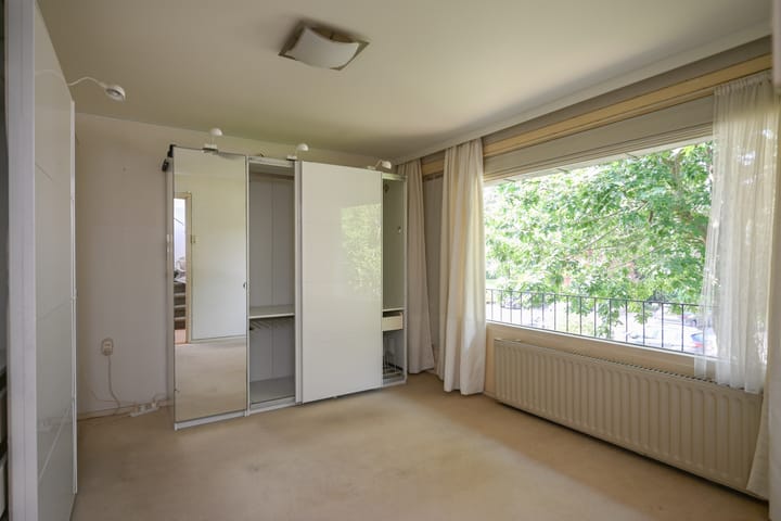 Hoekwoning te koop: Zwaluwlaan 77, Bussum