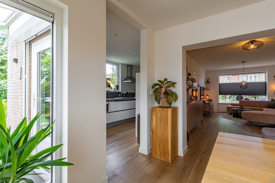 Photo 13 of Bernhardstraat 16