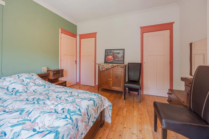 Hoekwoning te koop: Julianalaan 93, Raamsdonksveer