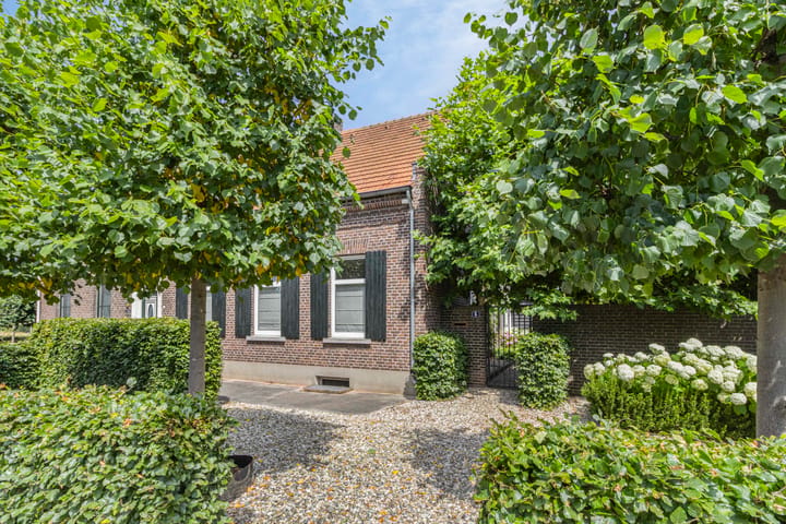 Photo 2 of Brugstraat 5