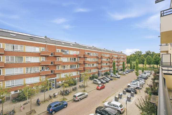 Studio te koop: Hermanus Coenradistraat 2-2, Amsterdam