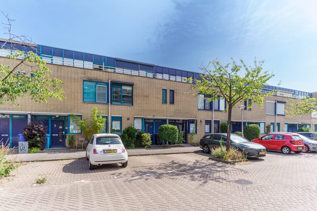 Foto 1 van Letland 9