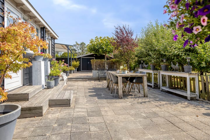 Vrijstaande woning te koop: Provincialeweg 11, Sint-Maartensdijk