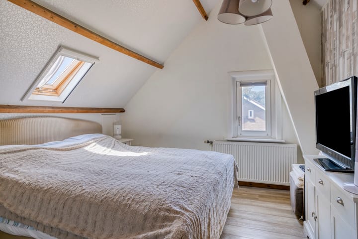 Vrijstaande woning te koop: Provincialeweg 11, Sint-Maartensdijk