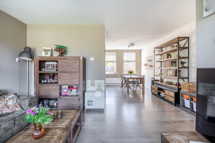 Tussenwoning te koop: Molenzicht 167, Dirksland