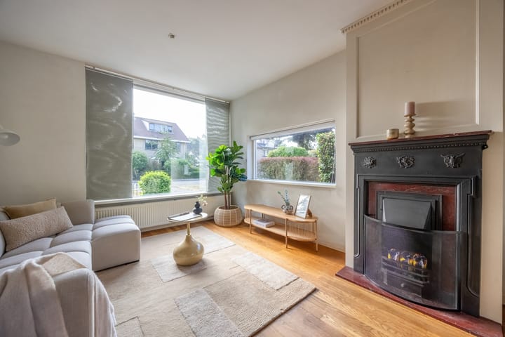 Hoekwoning te koop: Jhr. van Sypesteynlaan 38, Loosdrecht