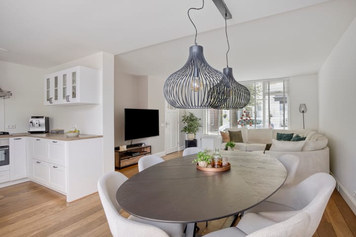 Twee-onder-één-kap te koop: Arendsweg 79, Beverwijk