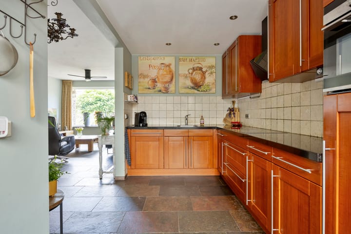 Tussenwoning te koop: Anemonelaan 8, Waalre