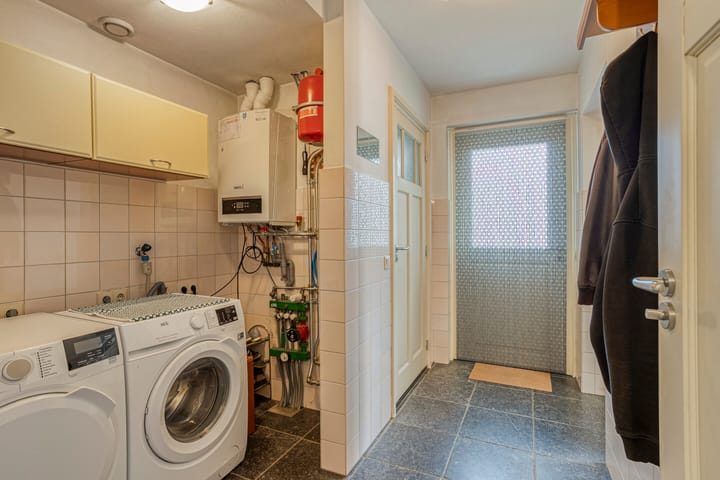 Twee-onder-één-kap te koop: Dorpsstraat 20, Heel