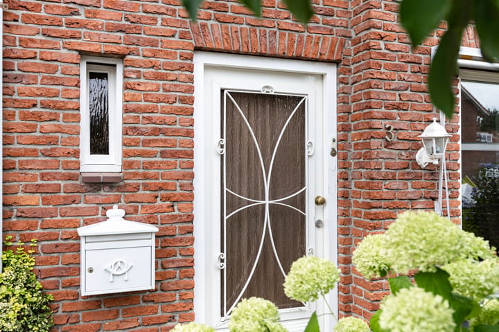 Tussenwoning te koop: meeuwenstraat 3, Oldenzaal
