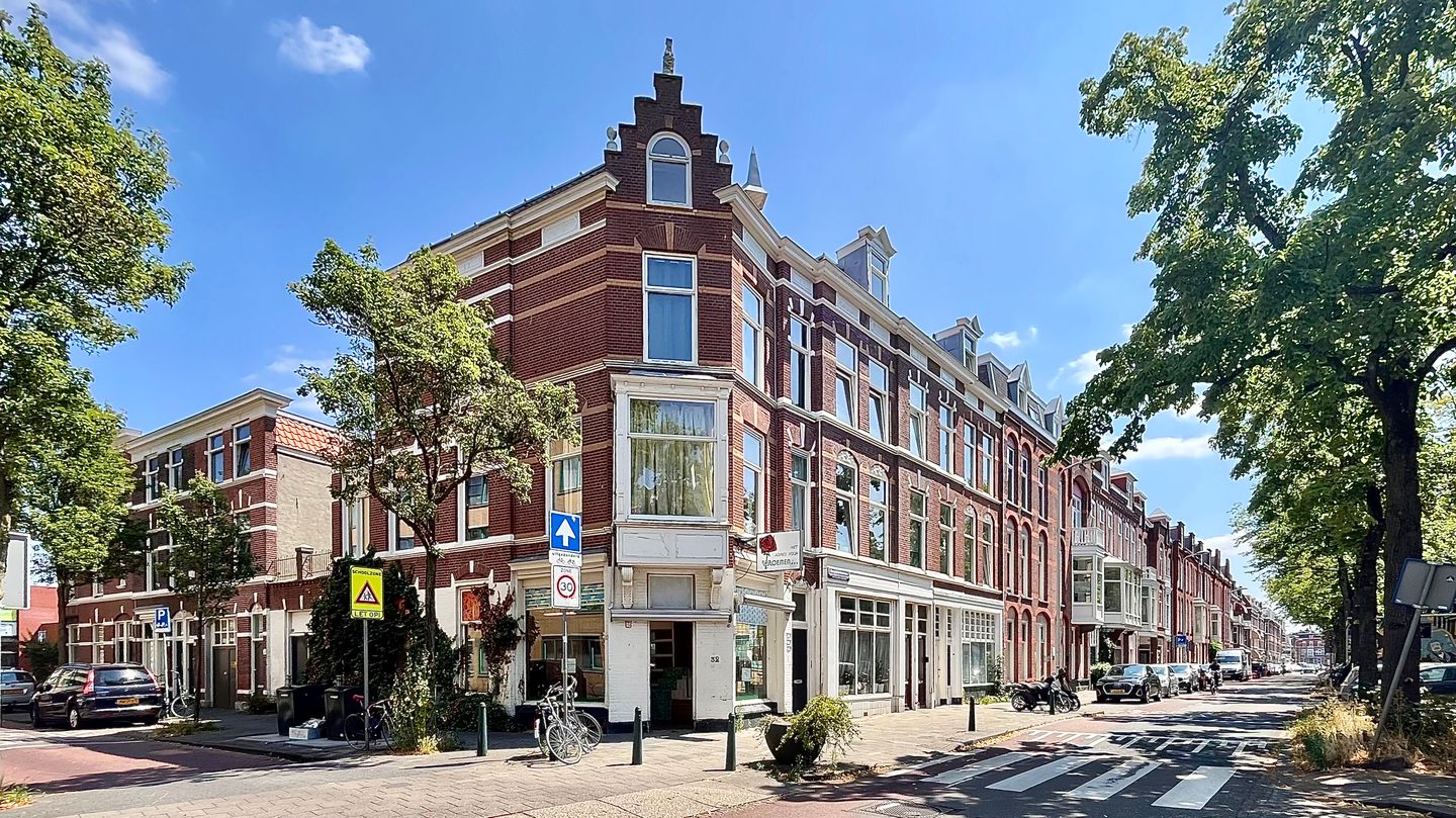 Bekijk foto 2 van Cartesiusstraat 32