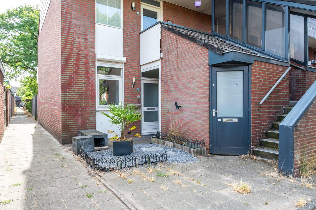 Photo 2 of Zwaluwstraat 54