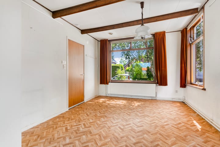 Twee-onder-één-kap te koop: van Beekstraat 63, Landsmeer