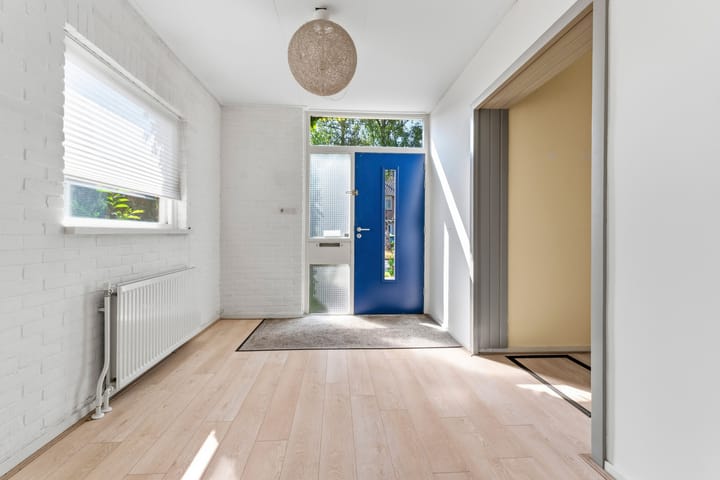 Hoekwoning te koop: Admiraal Helfrichlaan 56, Dieren