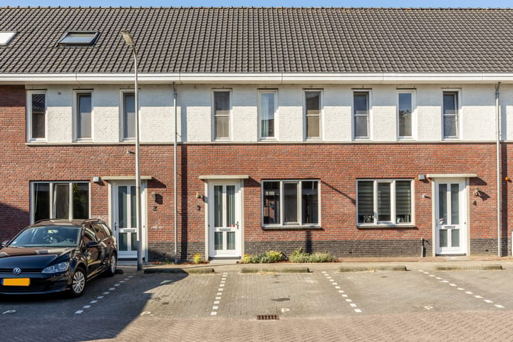 Tussenwoning te koop: Burgemeester Snelplein 3, Moordrecht