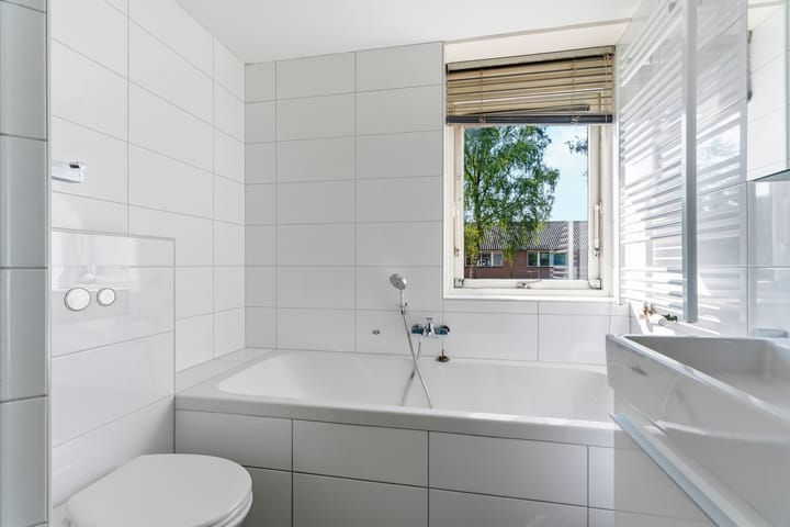 Hoekwoning te koop: Admiraal Helfrichlaan 56, Dieren
