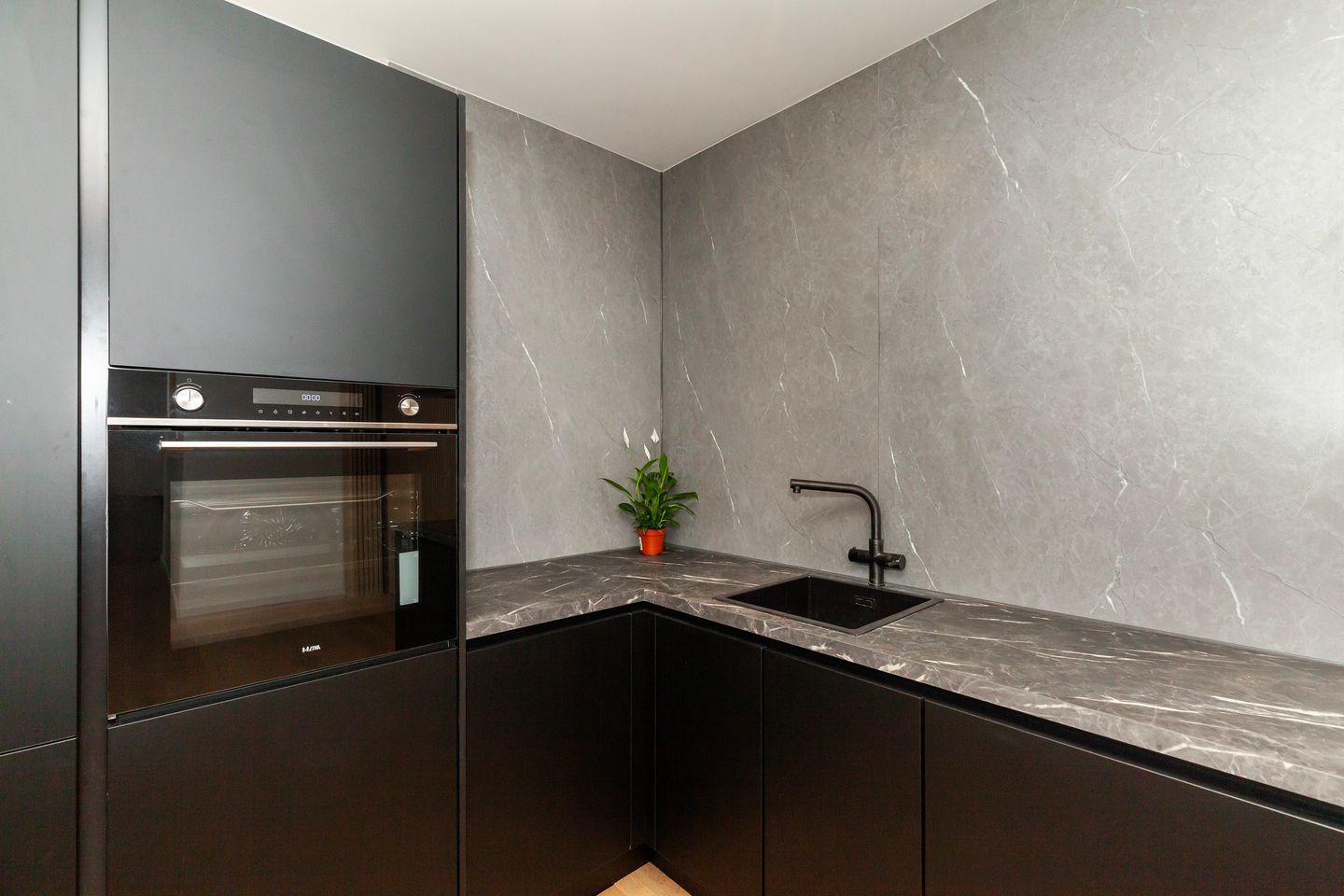 Photo 10 of Rhododendronstraat 48