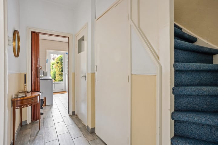 Tussenwoning te koop: Betje Wolfflaan 23, Hilversum