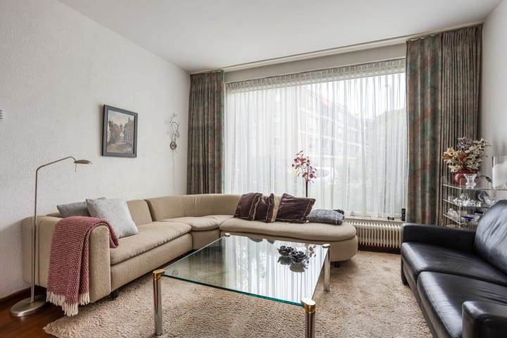 Tussenwoning te koop: Betje Wolfflaan 23, Hilversum