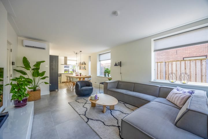 Twee-onder-één-kap te koop: Prinses Irenestraat 3, Loosdrecht