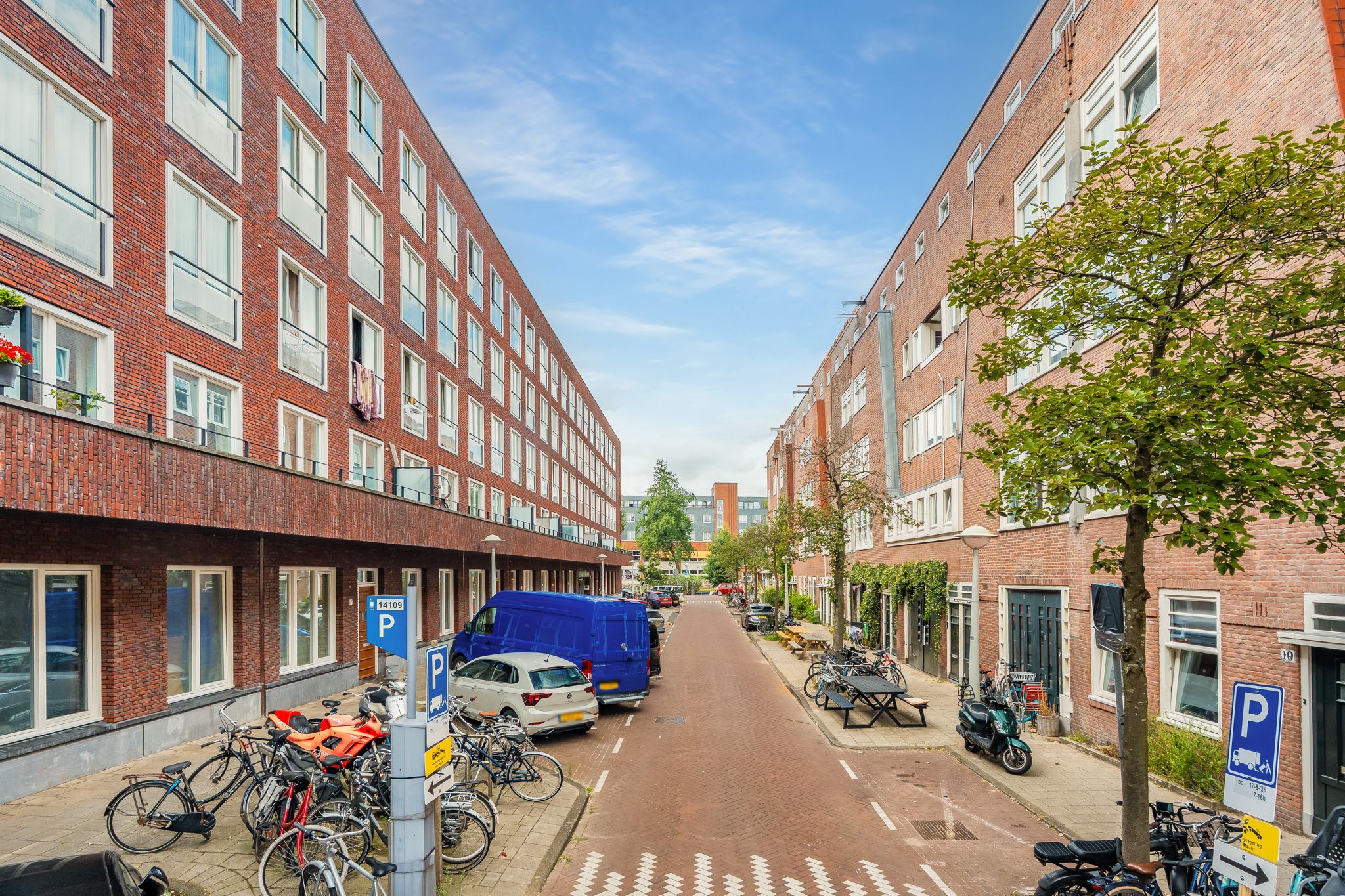 Photo 27 of Lodewijk Boisotstraat 12-4